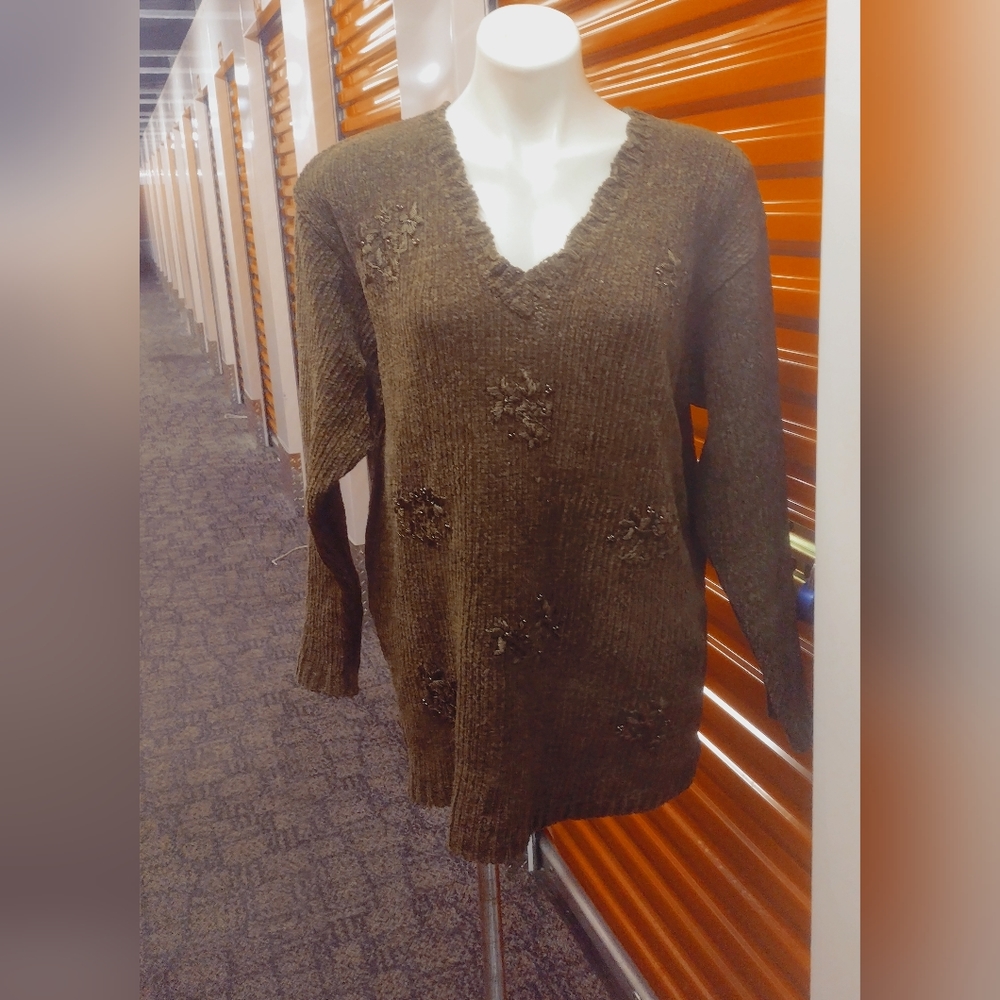 sweater - Picture 1 of 3